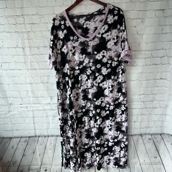 Secret Treasures Black, Purple & White floral long dress size XL - Picture 2 of 8